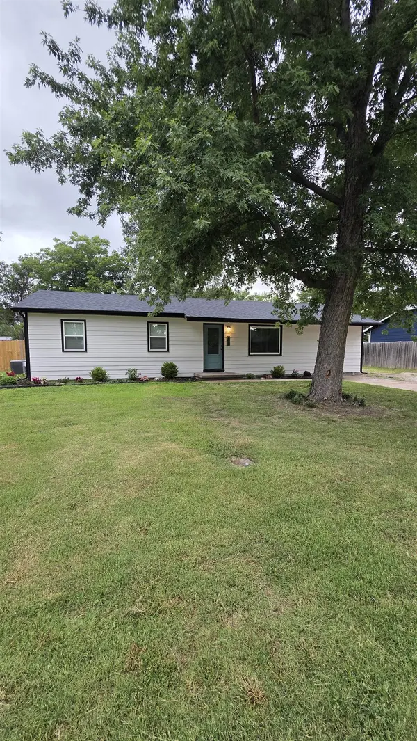 405 Jefferson, Sedgwick, KS 67135