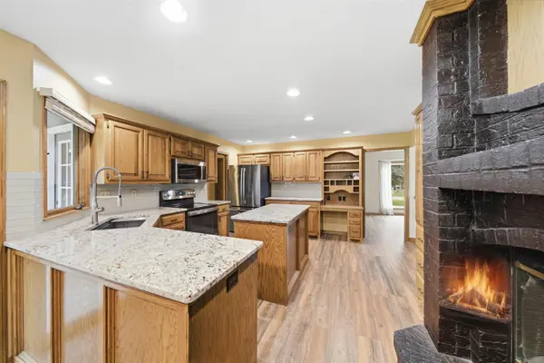 2504 N Meadow Grove Cir, Wichita, KS 67205