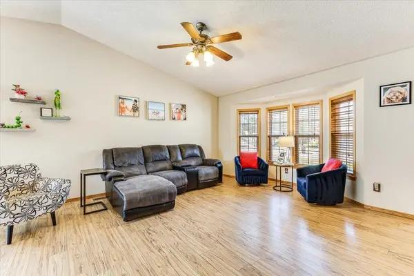 2049 S Crestline Ct, Wichita, KS 67209