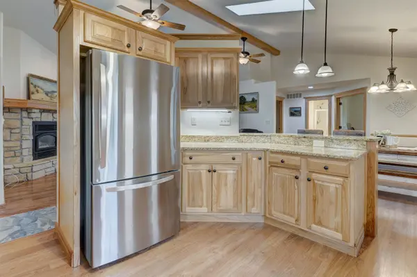 805 Oaklawn Dr., Parkerfield, KS 67005