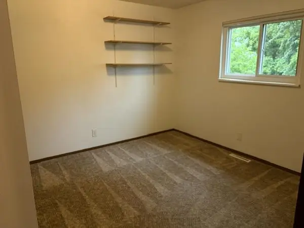 936 S Ash, Newton, KS 67114