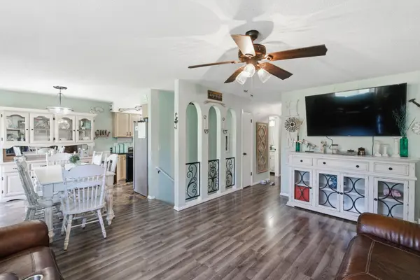 5328 S Oak Ave, Wichita, KS 67217