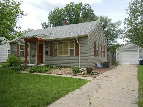 833 N Ridgewood, Wichita, KS 67208
