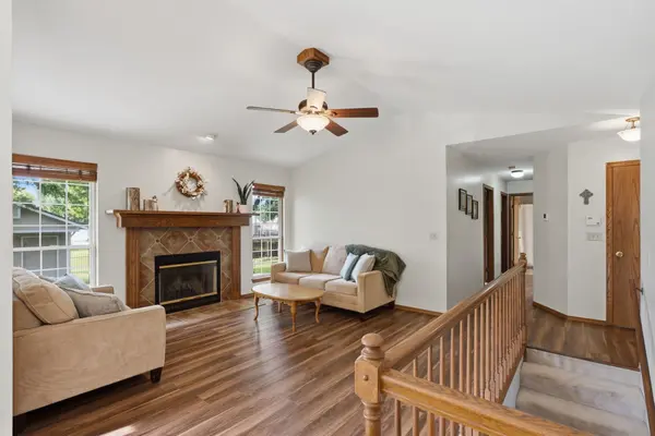 433 S Firefly Ct, Wichita, KS 67235