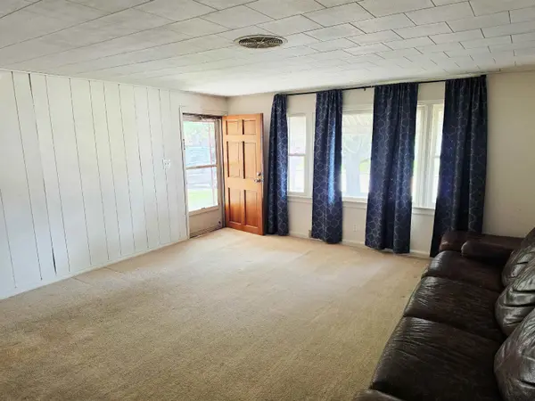 1317 N B, Wellington, KS 67152