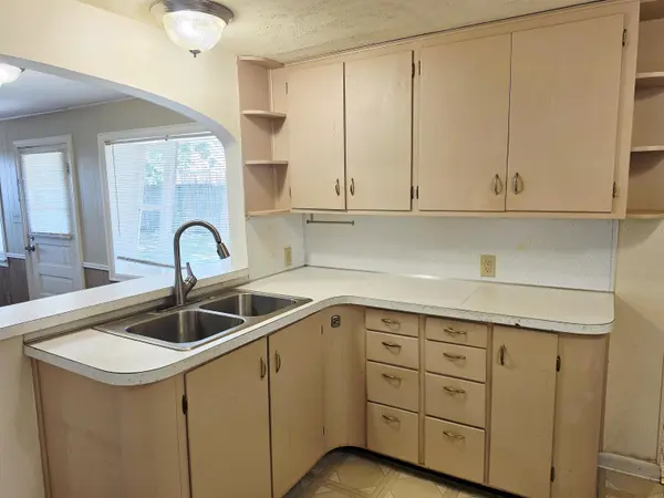 1317 N B, Wellington, KS 67152