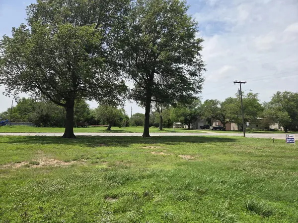 409 W McPherson, Canton, KS 67428