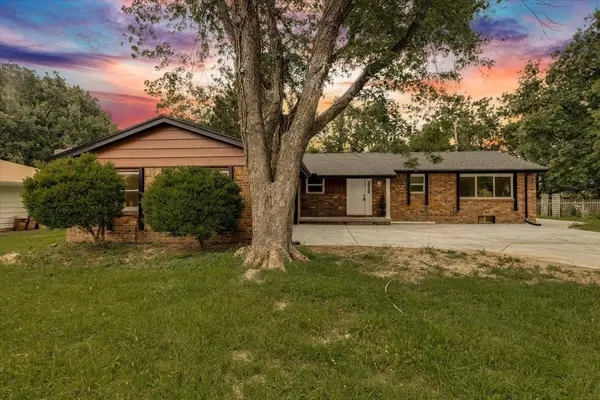 550 N Parallel Dr, Andover, KS 67002