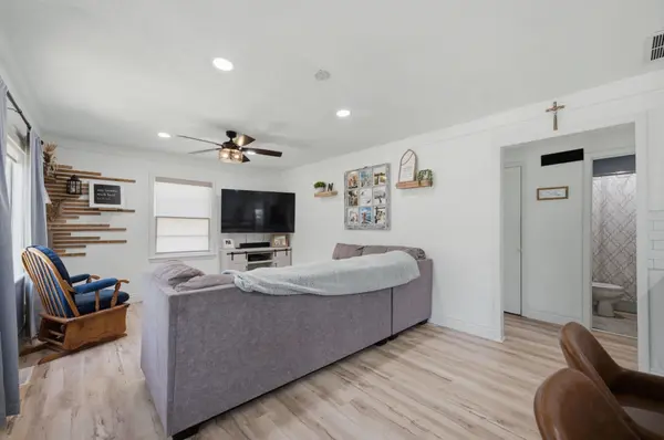 410 N Kansas St, Benton, KS 67017-9001