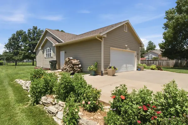303 N Pacific St, Oxford, KS 67119