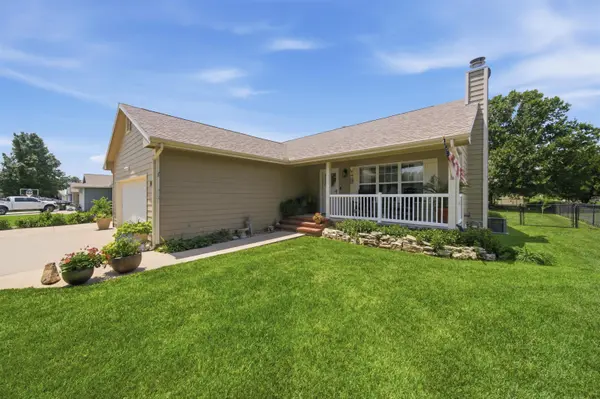 303 N Pacific St, Oxford, KS 67119