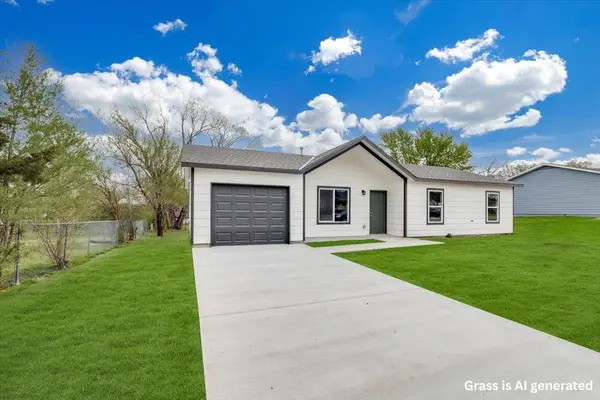 2644 N Holyoke St, Wichita, KS 67220-2423