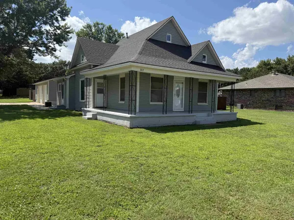 322 S 7th ST, Conway Springs, KS 67051