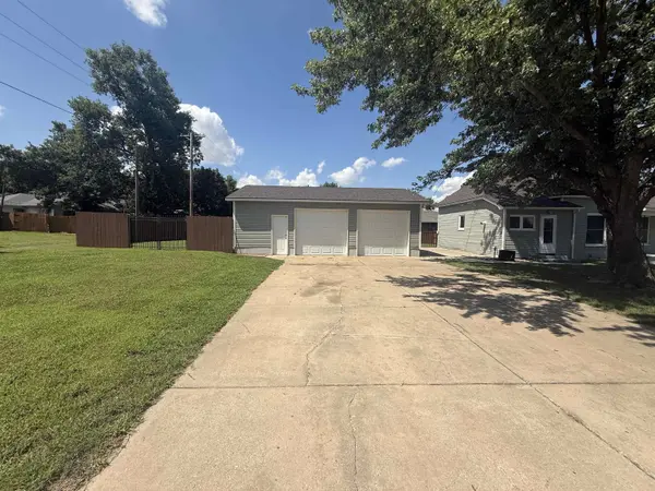 322 S 7th ST, Conway Springs, KS 67051