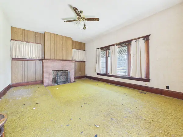 205 W 10th Ave, Hutchinson, KS 67501