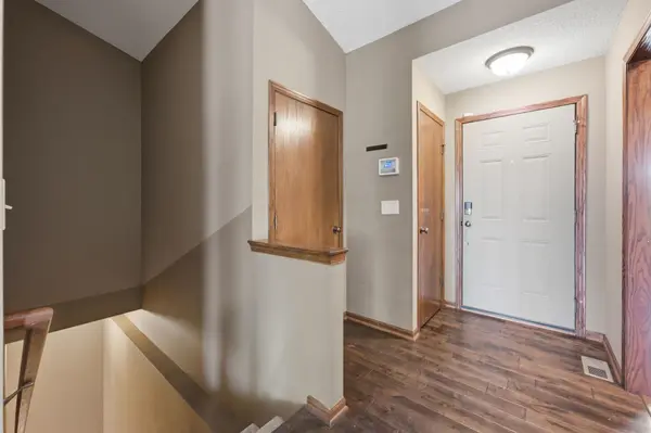 2406 N Woodridge Cir, Wichita, KS 67226