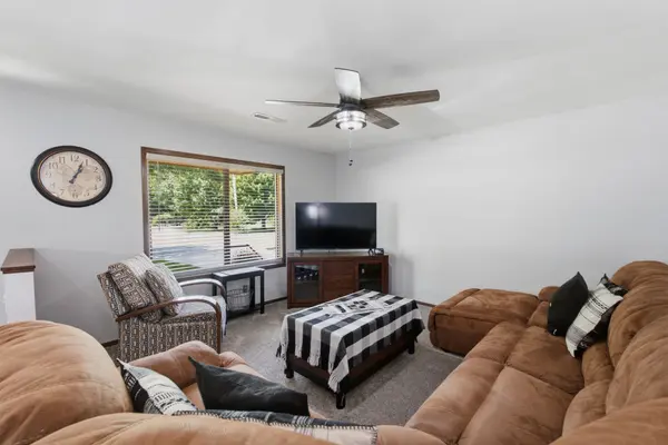 328 N Commanche Dr, Kechi, KS 67067