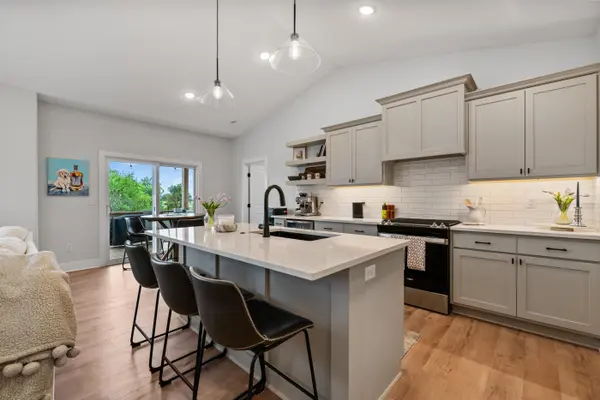 5299 N Hampton St, Bel Aire, KS 67226