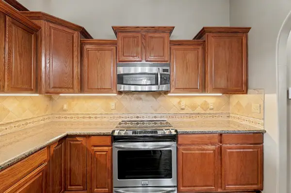 3317 N North Shore Ct, Wichita, KS 67205
