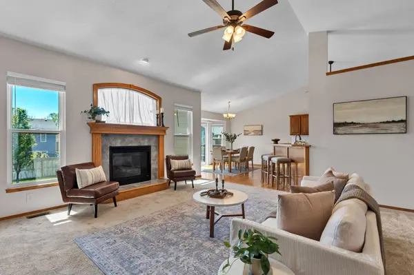 3225 S Bluelake Ct, Wichita, KS 67215-1022