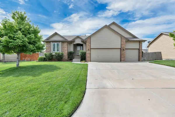 3225 S Bluelake Ct, Wichita, KS 67215-1022
