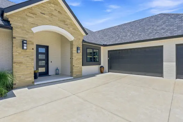 10904 E Steeplechase Ct, Wichita, KS 67206