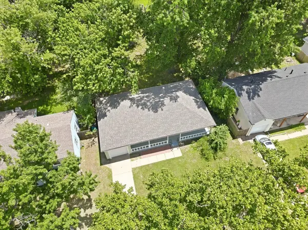 1720 S Roanoke Drive, Wichita, KS 67218