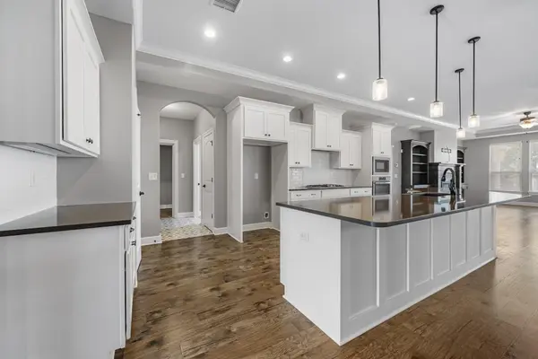 13724 W Montecito Ln, Wichita, KS 67235-3452