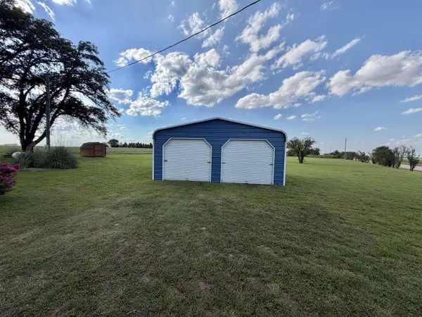1149 N Dixon, Milton, KS 67106