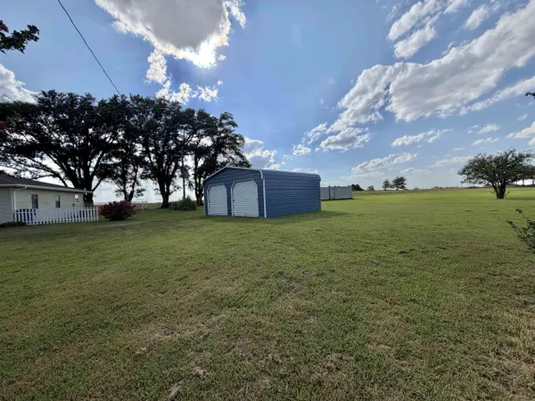 1149 N Dixon, Milton, KS 67106