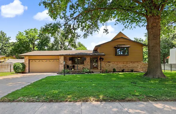 706 N Brook Forest Rd,  Derby,  KS 67037