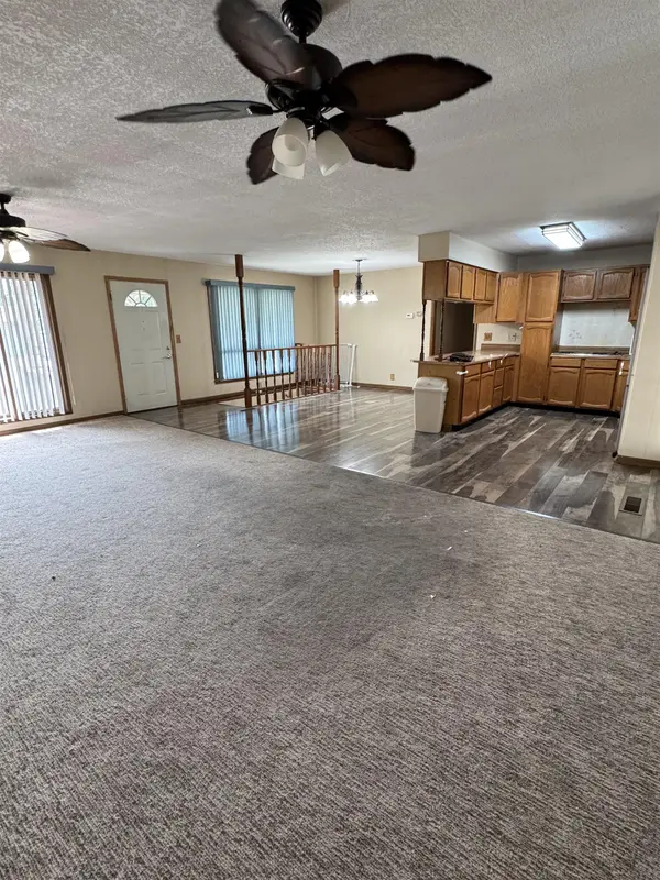 3401 S Laura Ave, Wichita, KS 67216