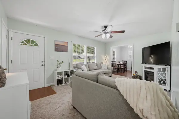 908 N Kokomo Ave, Derby, KS 67037
