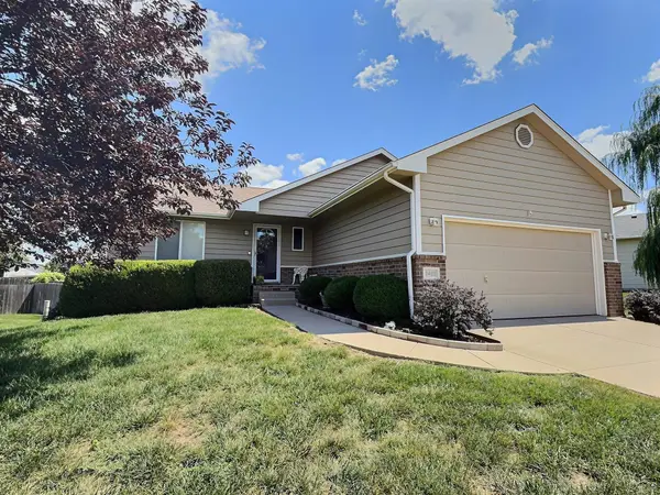 1422 E Prairie Hill, Park City, KS 67219