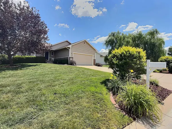 1422 E Prairie Hill, Park City, KS 67219