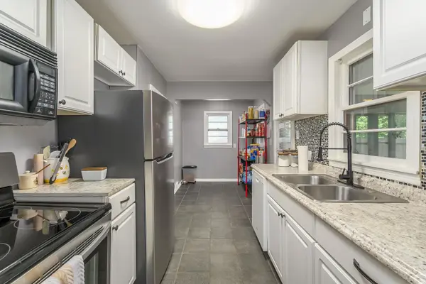 730 S Fountain Ave, Wichita, KS 67218-2131