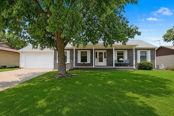 514 W 54th St S, Wichita, KS 67217