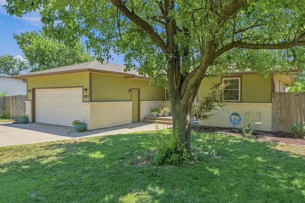 5813 W 8th St N, Wichita, KS 67212-2801