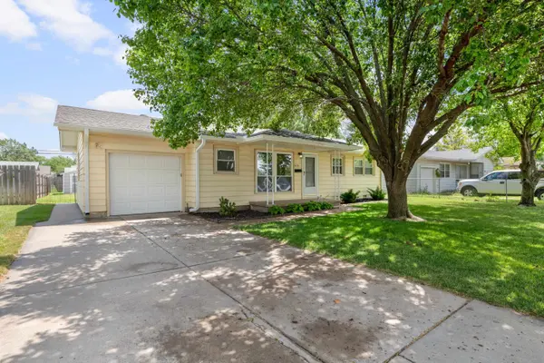 3236 S Bonn Ave, Wichita, KS 67217