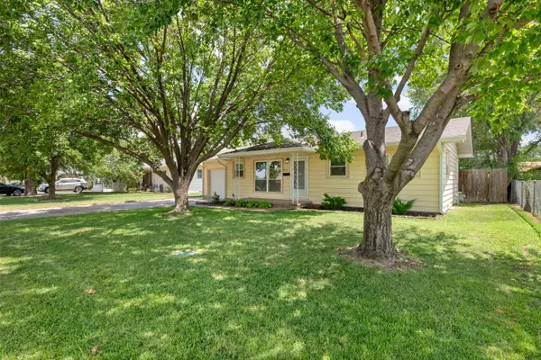 3236 S Bonn Ave, Wichita, KS 67217