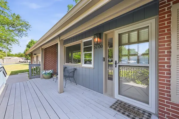 5700 E Perryton, Bel Aire, KS 67220