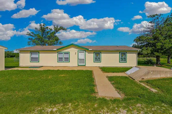 2948 82nd, Udall, KS 67146