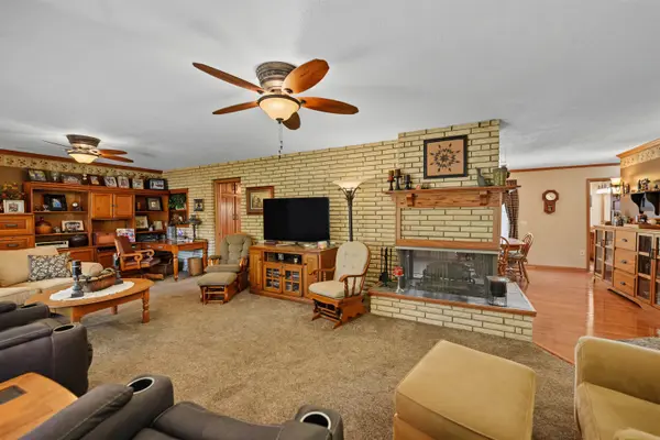 901 Millwood Dr, Salina, KS 67401