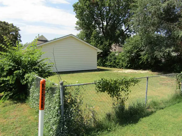 925 Johnstown Ave., Salina, KS 67401
