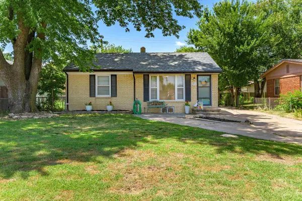 2631 N Hood Ave, Wichita, KS 67204-5036