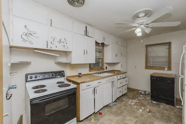 3807 Grail, Wichita, KS 67218