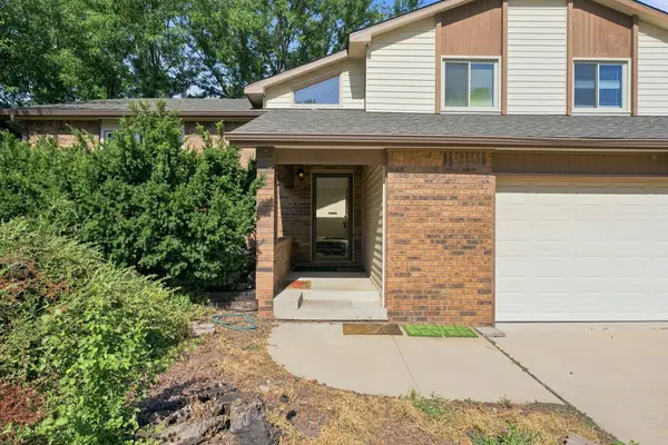 2107 N Murray Circle, Wichita, KS 67212