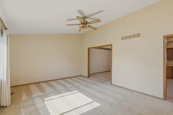 2107 N Murray Circle, Wichita, KS 67212
