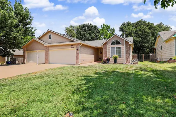 1212 N Sunset Dr, Derby, KS 67037