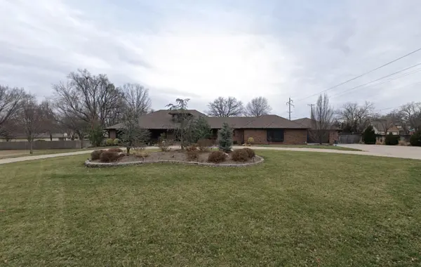 8001 E Killarney Ct., Wichita, KS 67206